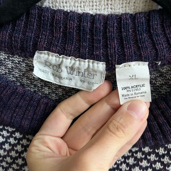 Vintage Rob Winter Men’s XL Purple and White Patterned Sweater Oversized Cozy - Picture 2 of 3